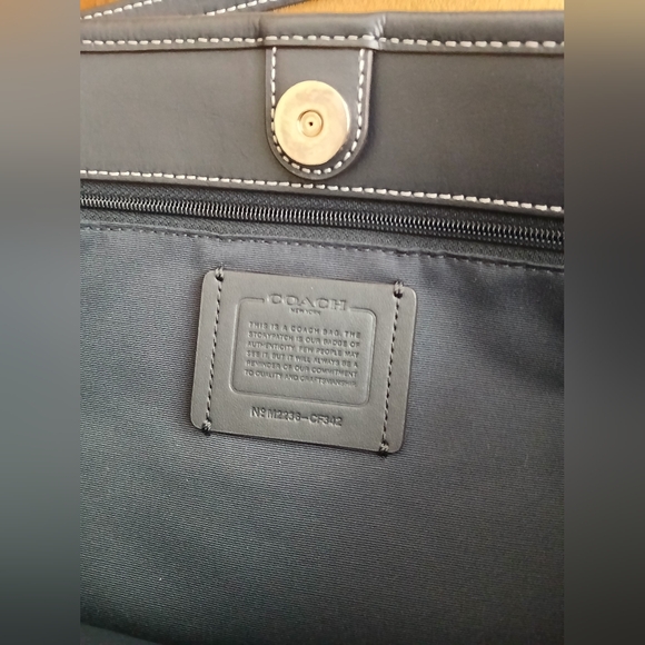 Large Shoulder Bag - Picture 4 of 4